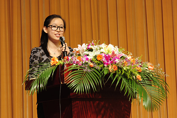 党总支书记高亭老师宣读了《关于表彰2012—2013学年上海师范大学谢晋